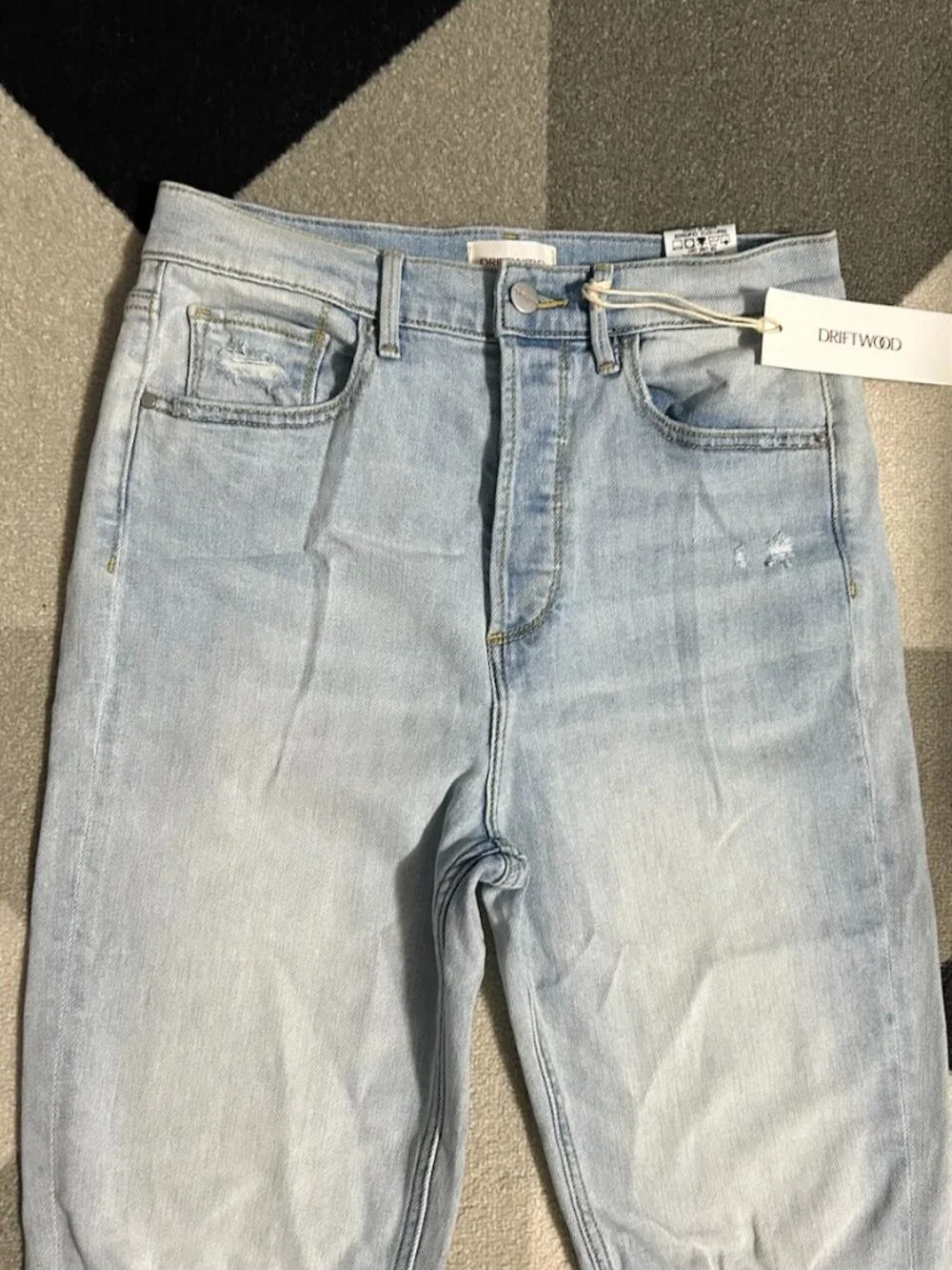NWT DRIFTWOOD Jordie BUTTON FLY Distressed/Raw Hem Jeans Women's Size 26‎